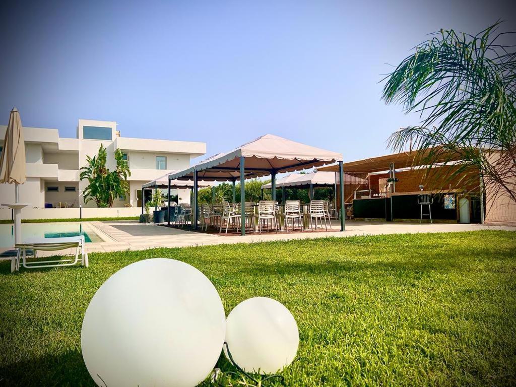 Villa Giadel Менфи Екстериор снимка